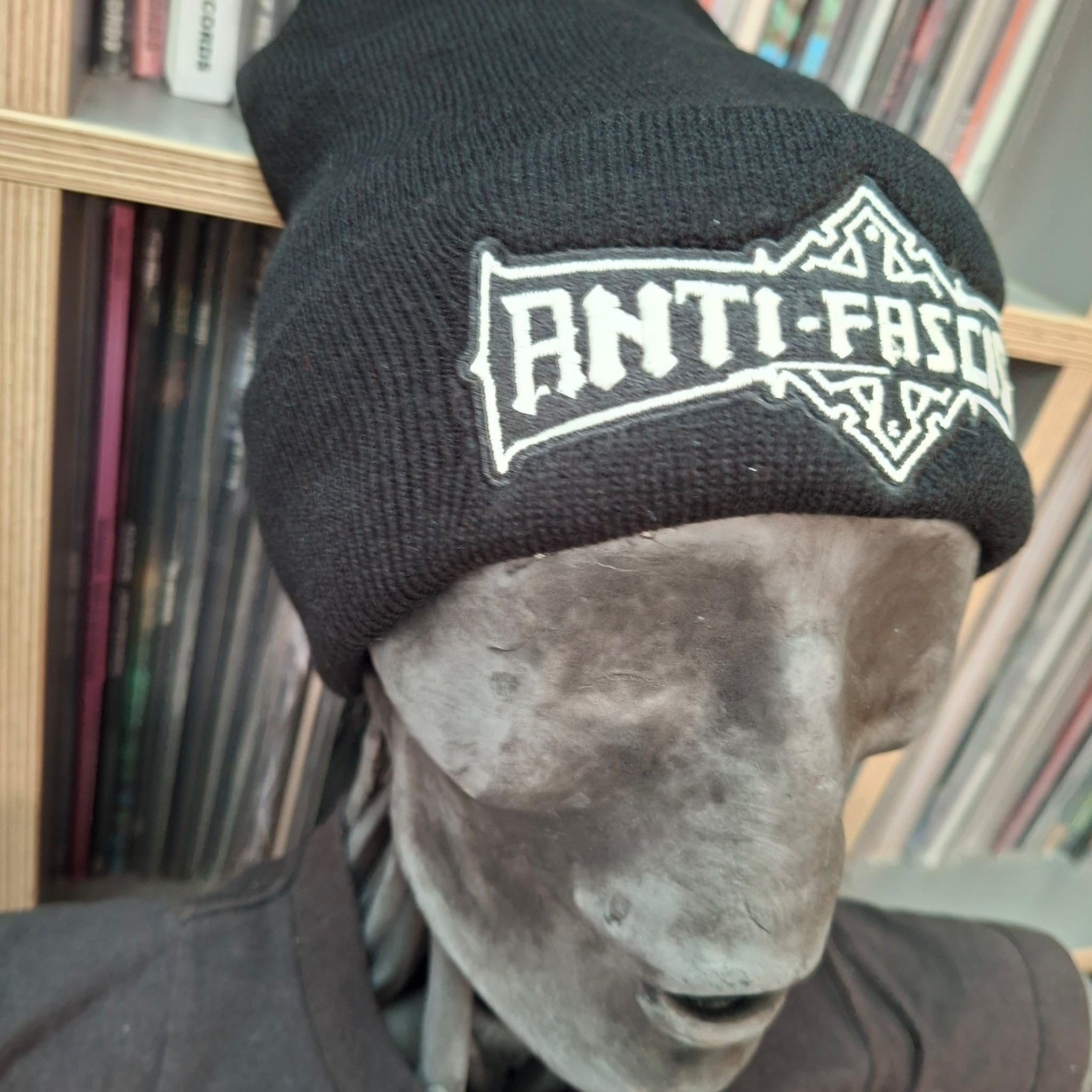 bolt-thrower-anti-fascist-bonnet-noir-phosphorescent image 4