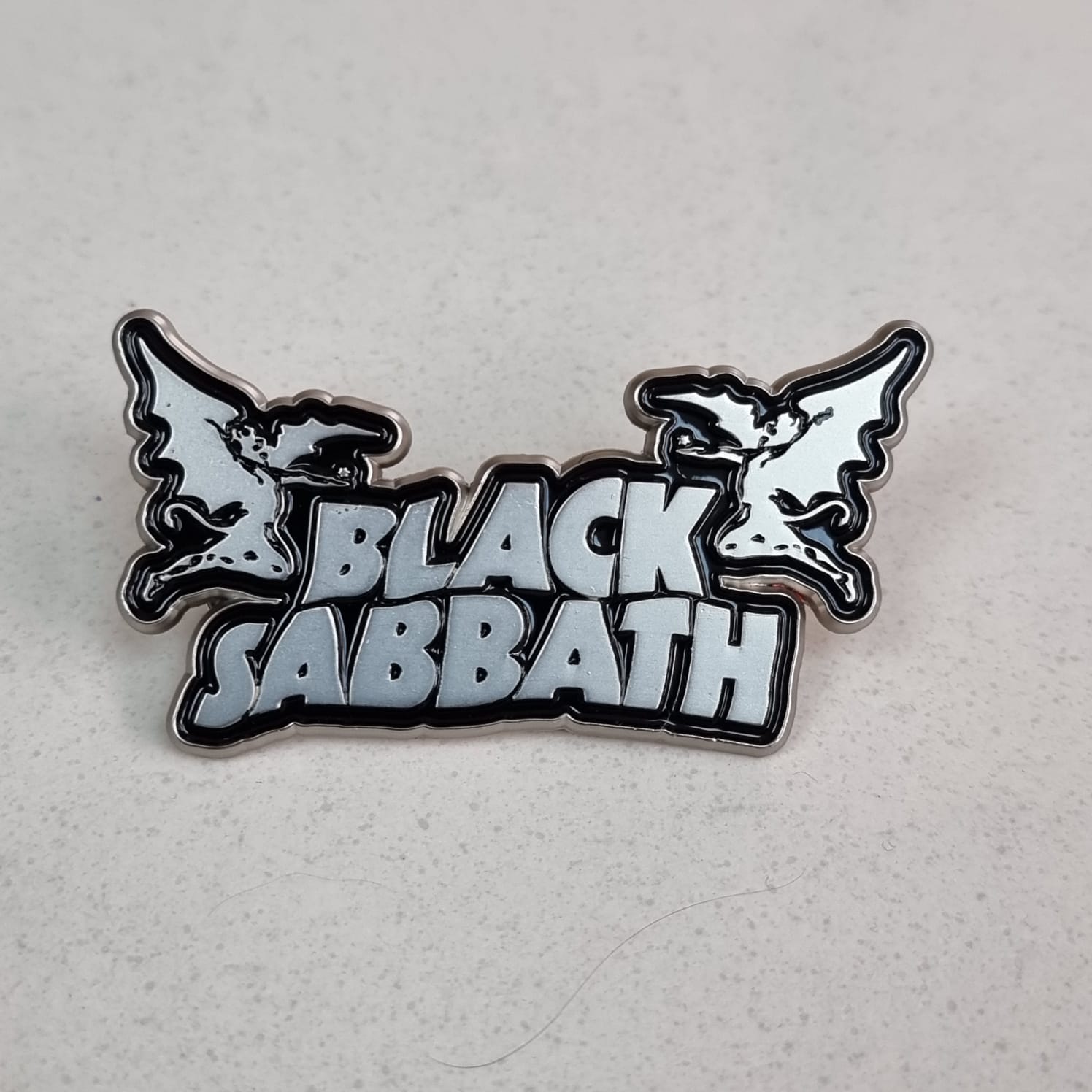 black-sabbath-logo-pin-s-mail-violet-58-mm image 2