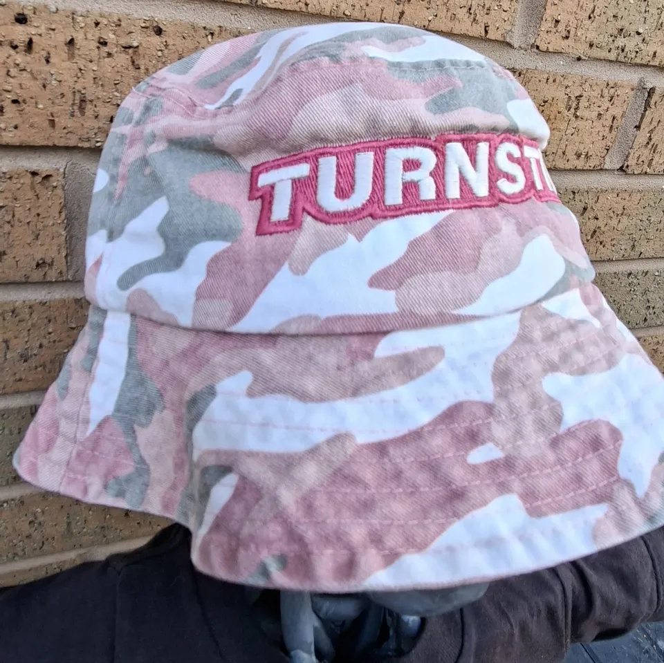 turnstile-logo-bob-bucket-hat-camo-rose-phosphorescent image 1