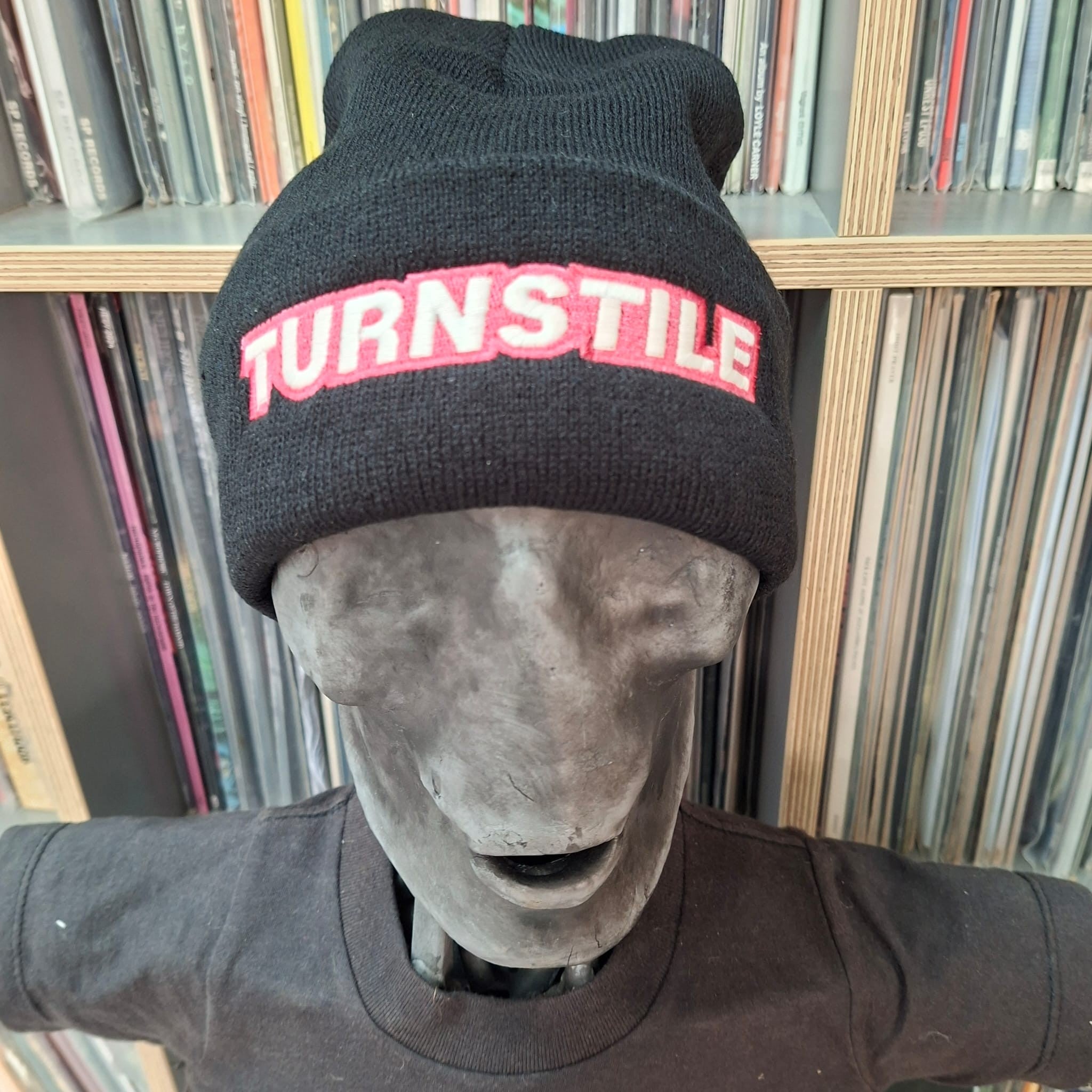 turnstile-logo-bonnet-noir-phosphorescent-brod image 4