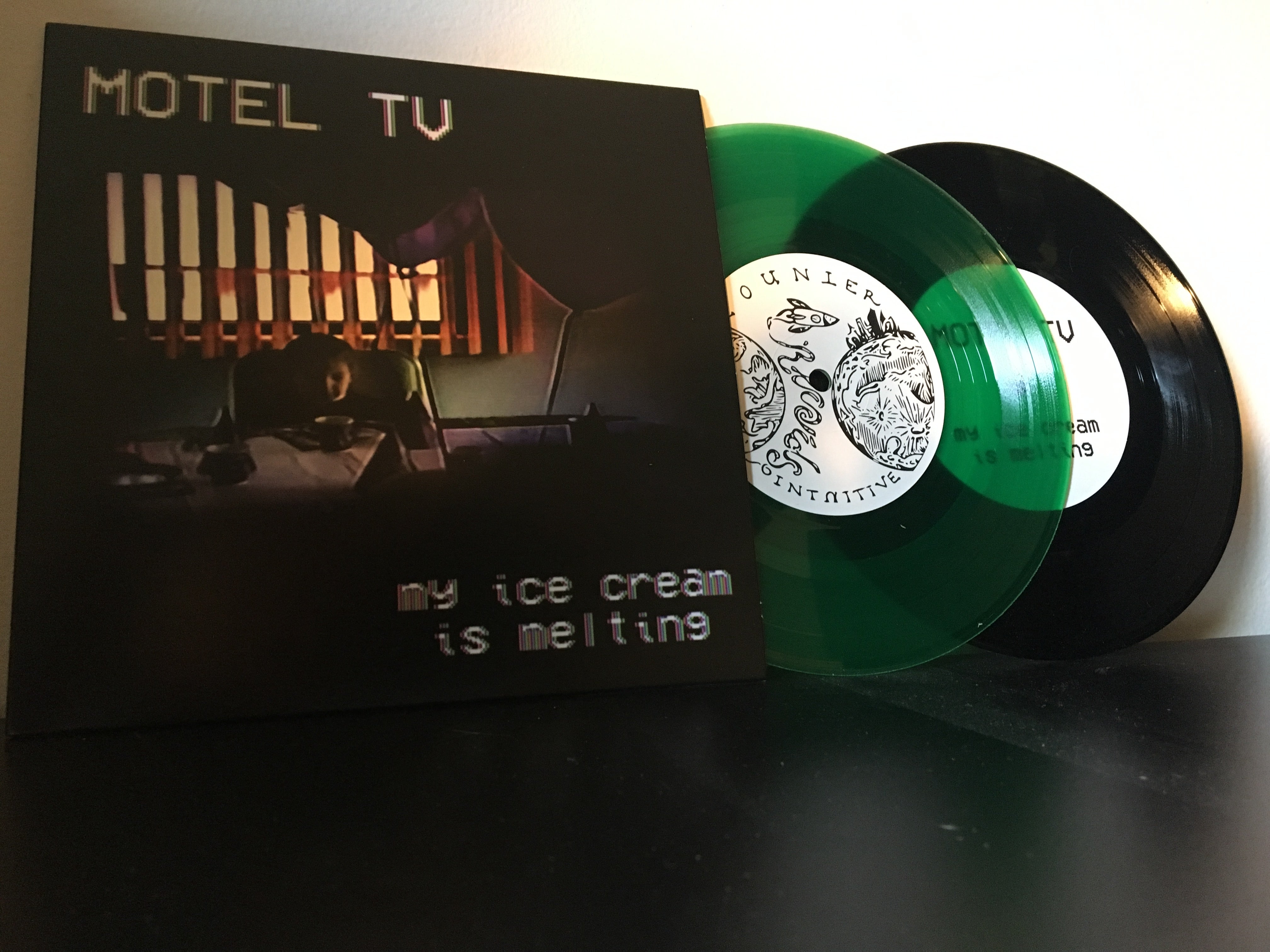 motel-tv-my-ice-cream-is-melting-vinyle-7-vert image 2