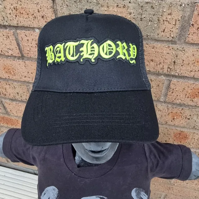 bathory-logo-glow-in-the-dark-casquette-trucker-brod-e-jaune image 1