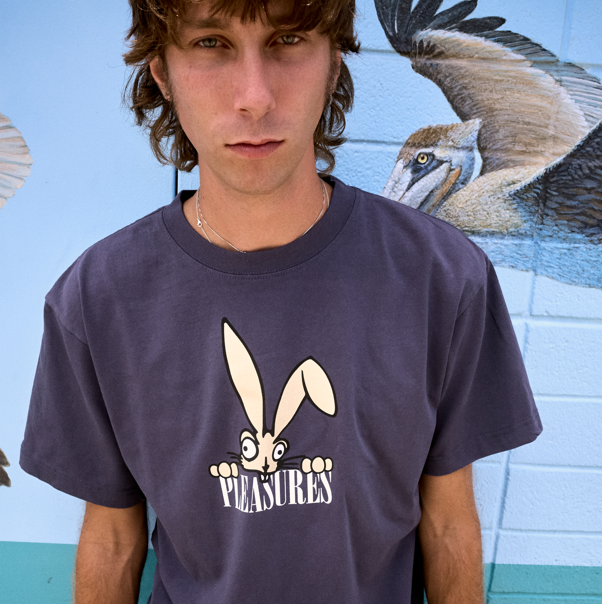 blink-182-pleasures-bunny-peek-t-shirt-bleu-marine image 2