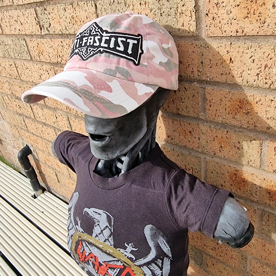 anti-fascist-bolt-thrower-casquette-dad-cap-camo-rose-fluo image 3