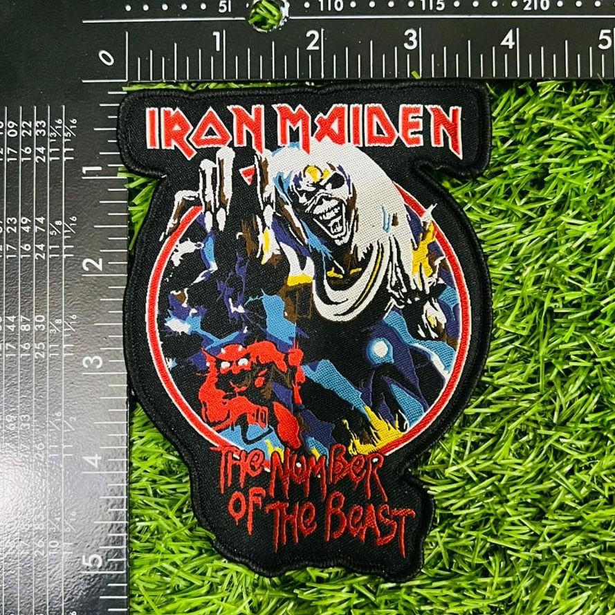 iron-maiden-number-of-the-beast-patch-bordure-rouge image 6