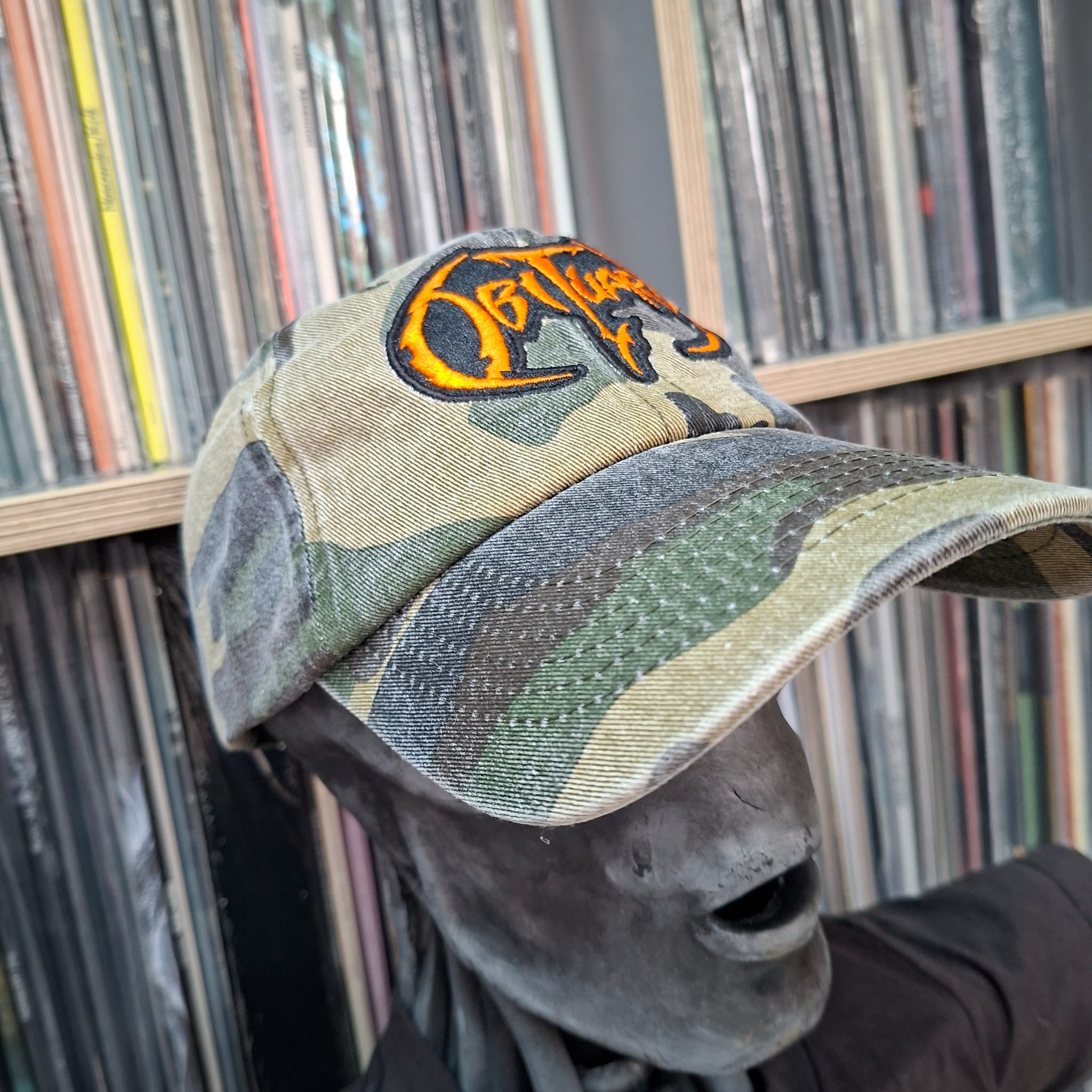 obituary-logo-casquette-dad-cap-camo-vert-logo-orange image 2