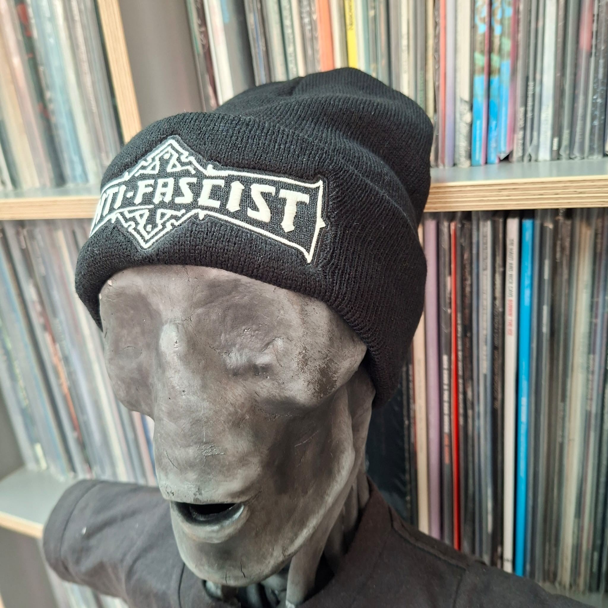 bolt-thrower-anti-fascist-bonnet-noir-phosphorescent image 2