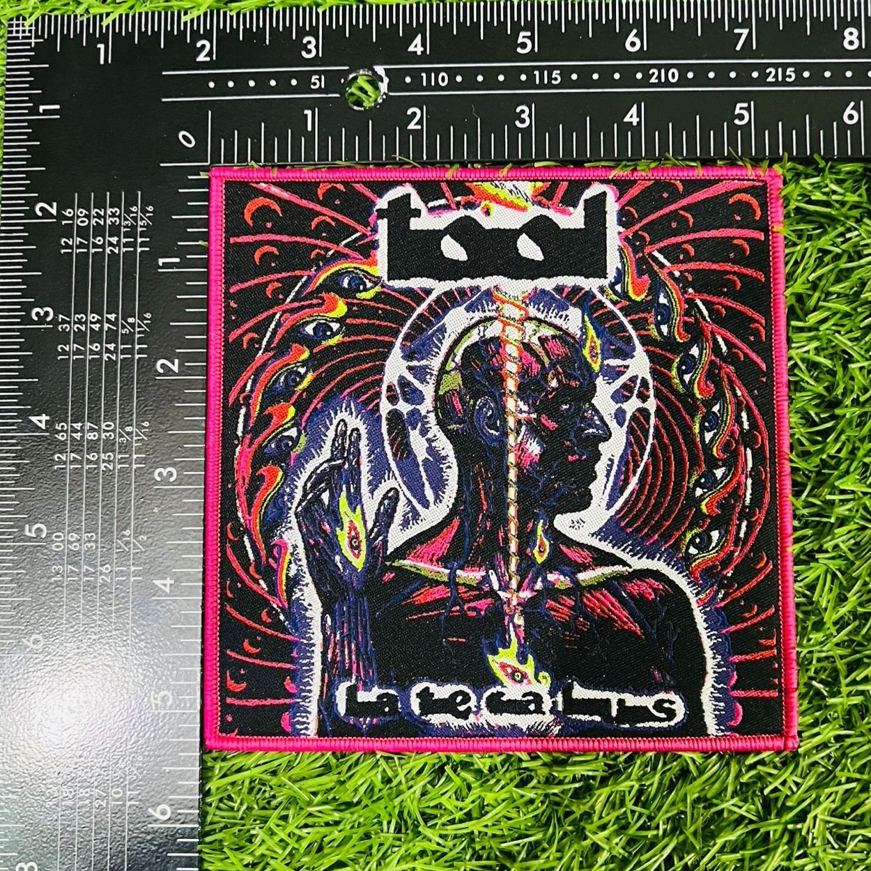 783punx-tool-lateralus-cusson-tiss-bordure-rouge image 4