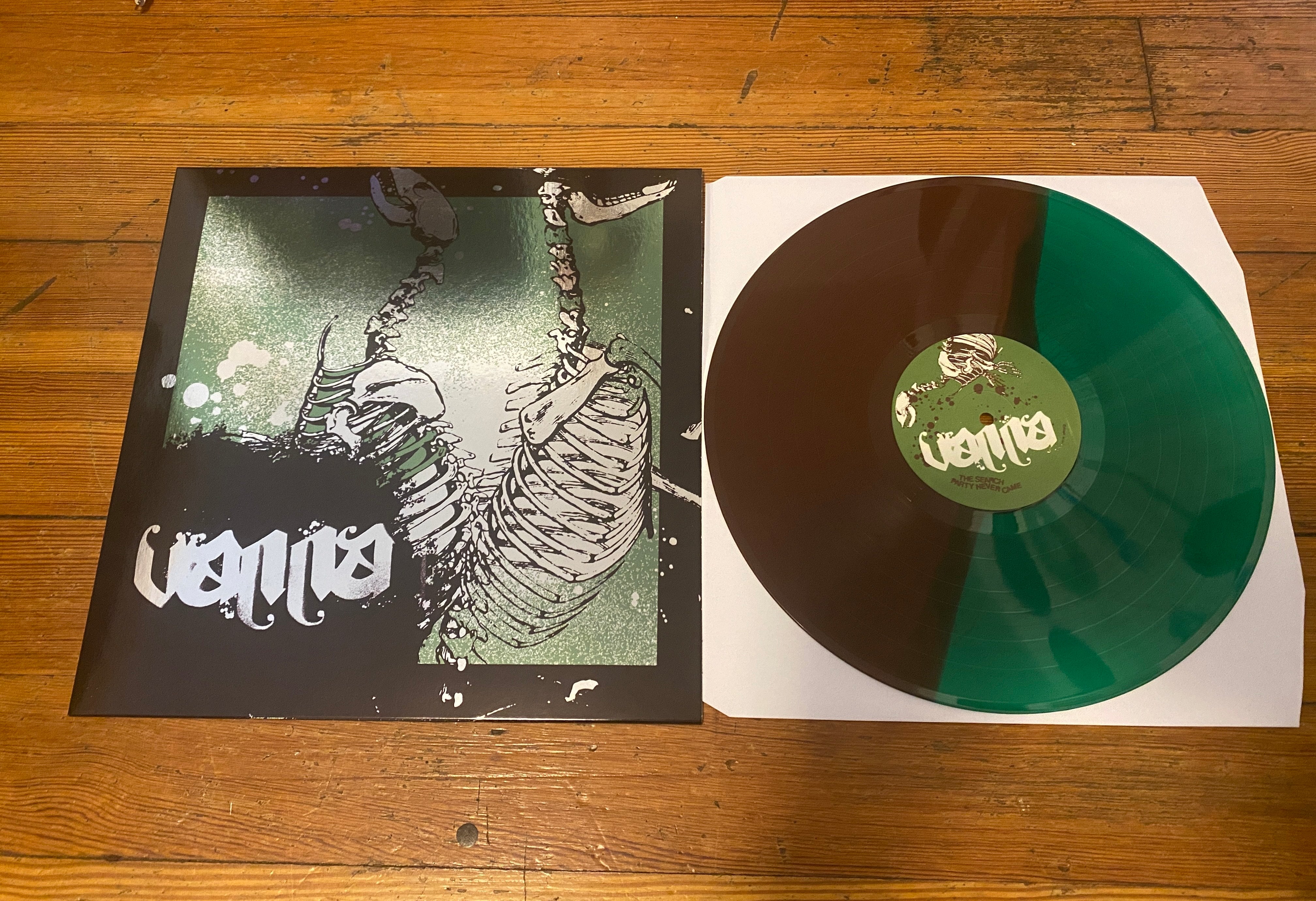 vanna-the-search-party-never-came-vinyle-12-green-black-swirl image 6