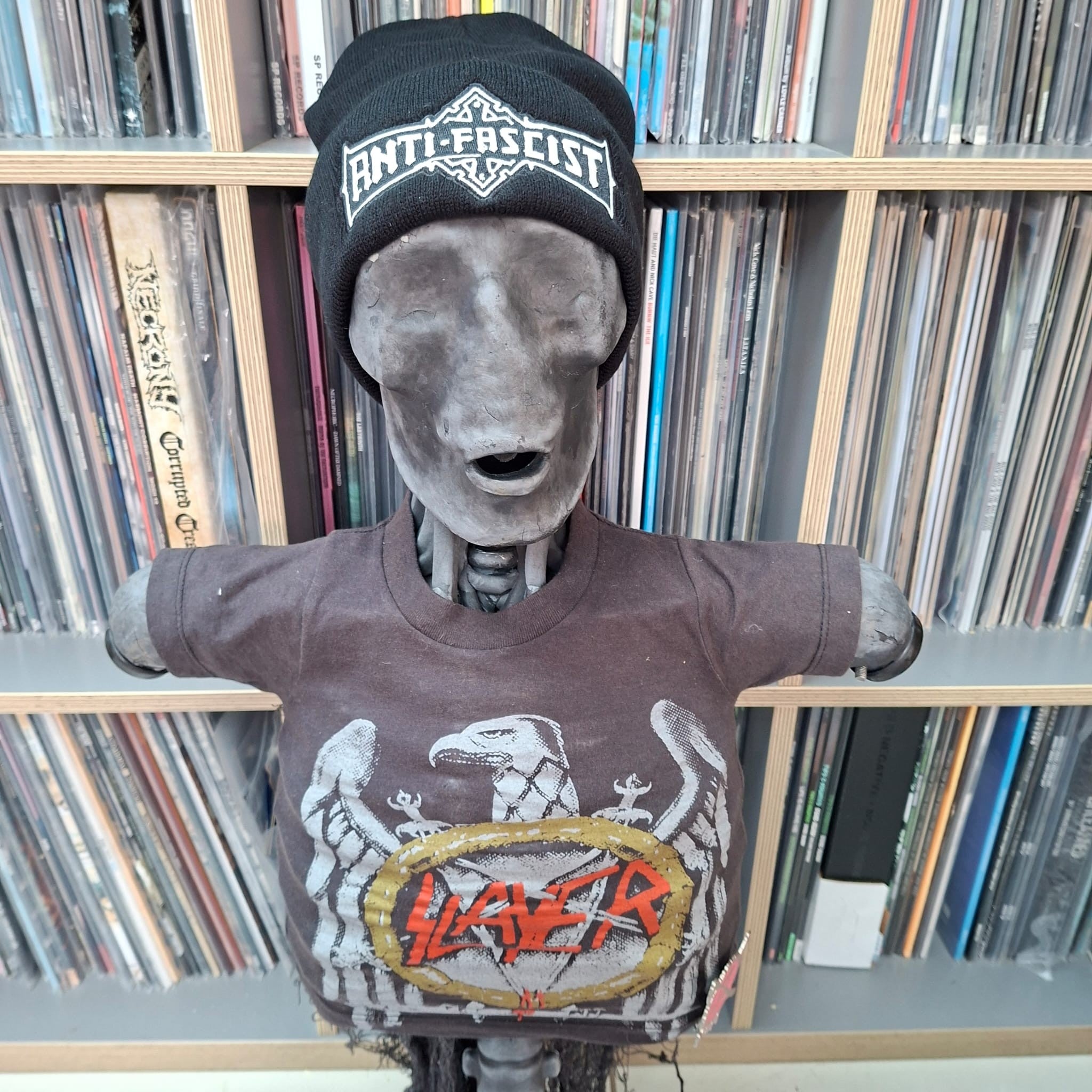 bolt-thrower-anti-fascist-bonnet-noir-phosphorescent image 3