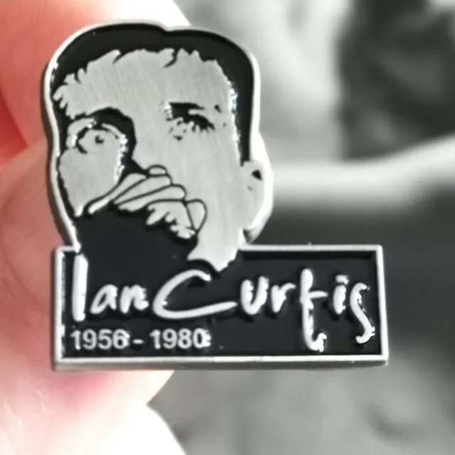 joy-division-ian-curtis-1956-1980-petit-pin-s-mail image 1
