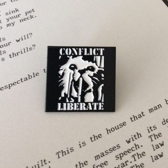 conflict-liberate-pin-s-mail-27mm-punk image 1