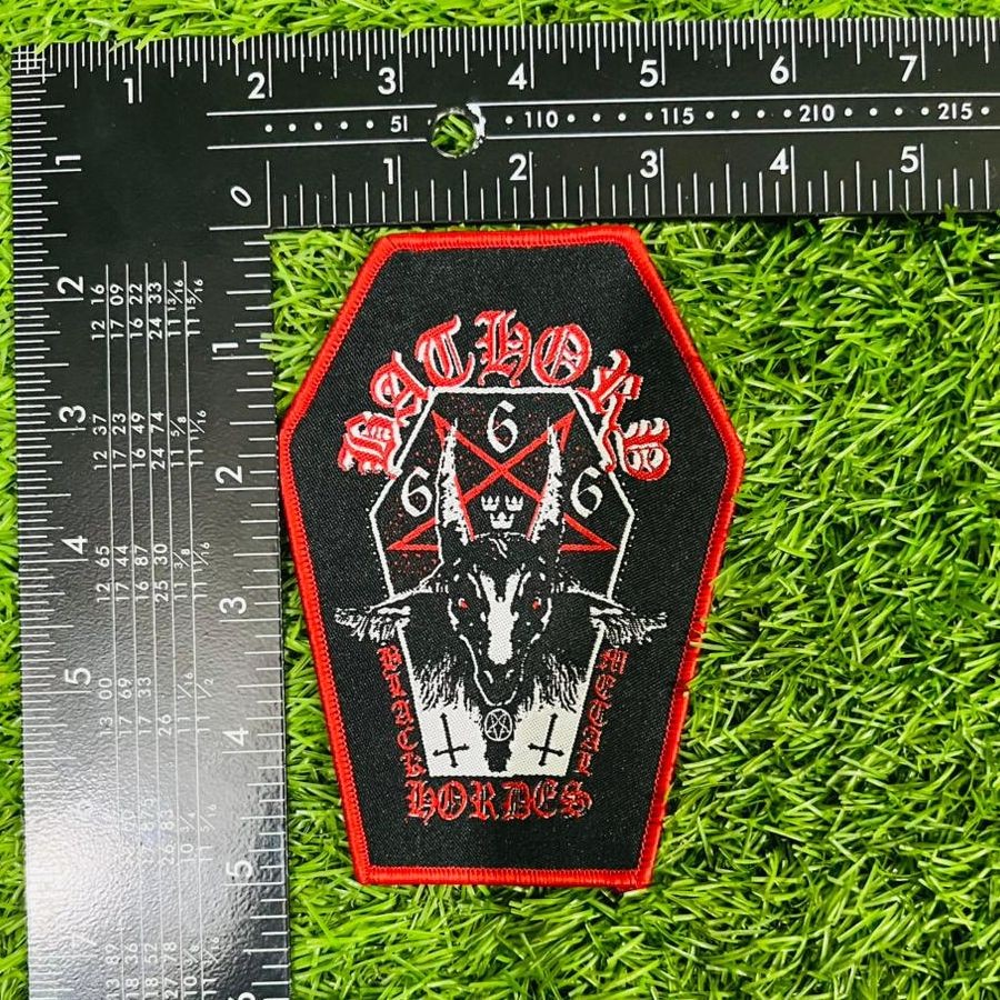 bathory-cercueil-cusson-tiss-contour-rouge image 7