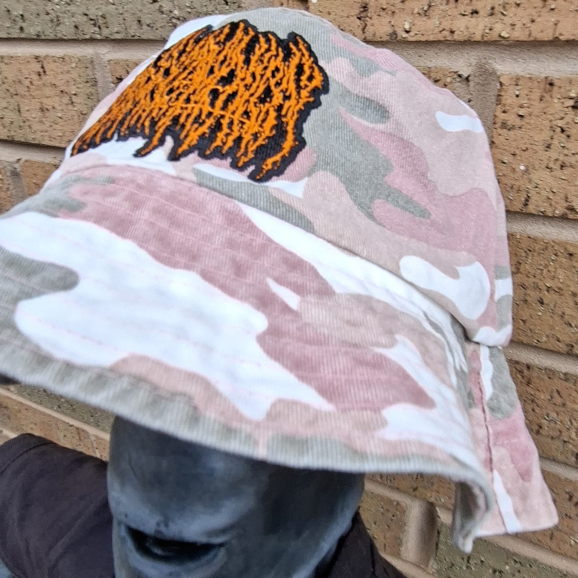 blood-incantation-logo-bucket-hat-pink-camo-orange image 2