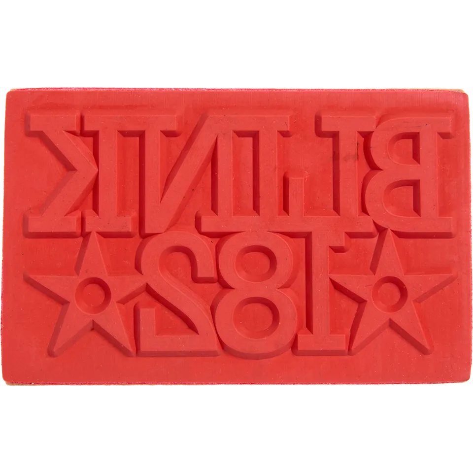 blink-182-dude-ranch-tampon-bois-logo image 1