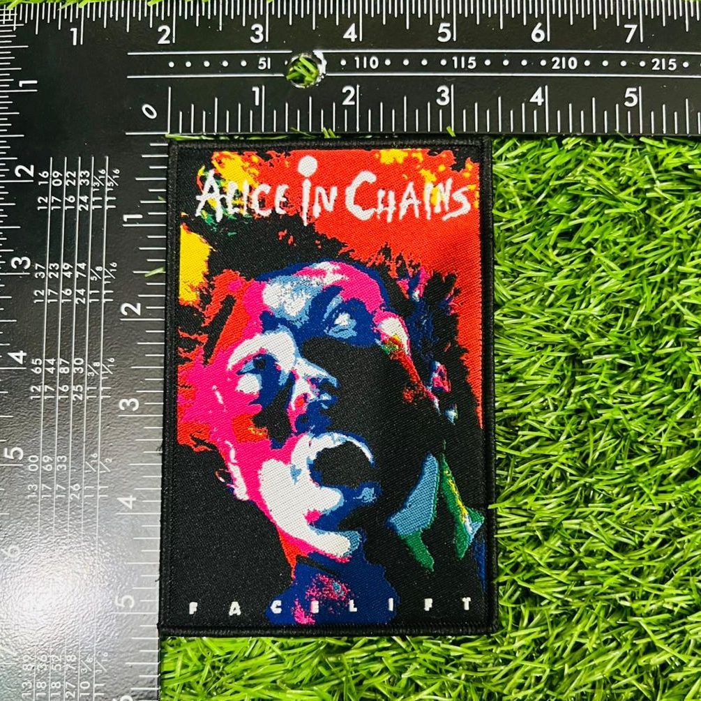 alice-in-chains-facelift-patch-tiss-bordure-rouge image 5