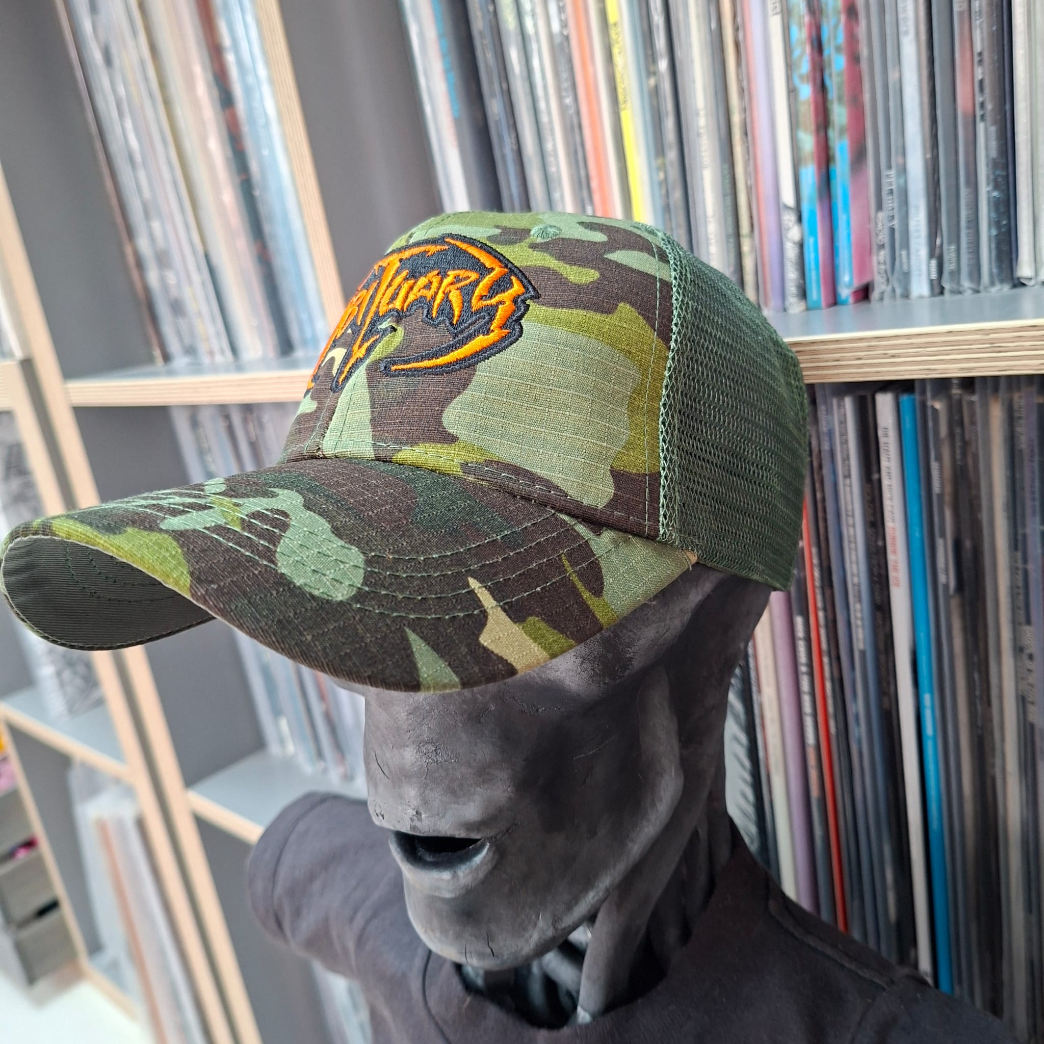 obituary-logo-orange-casquette-trucker-camo-vert image 4
