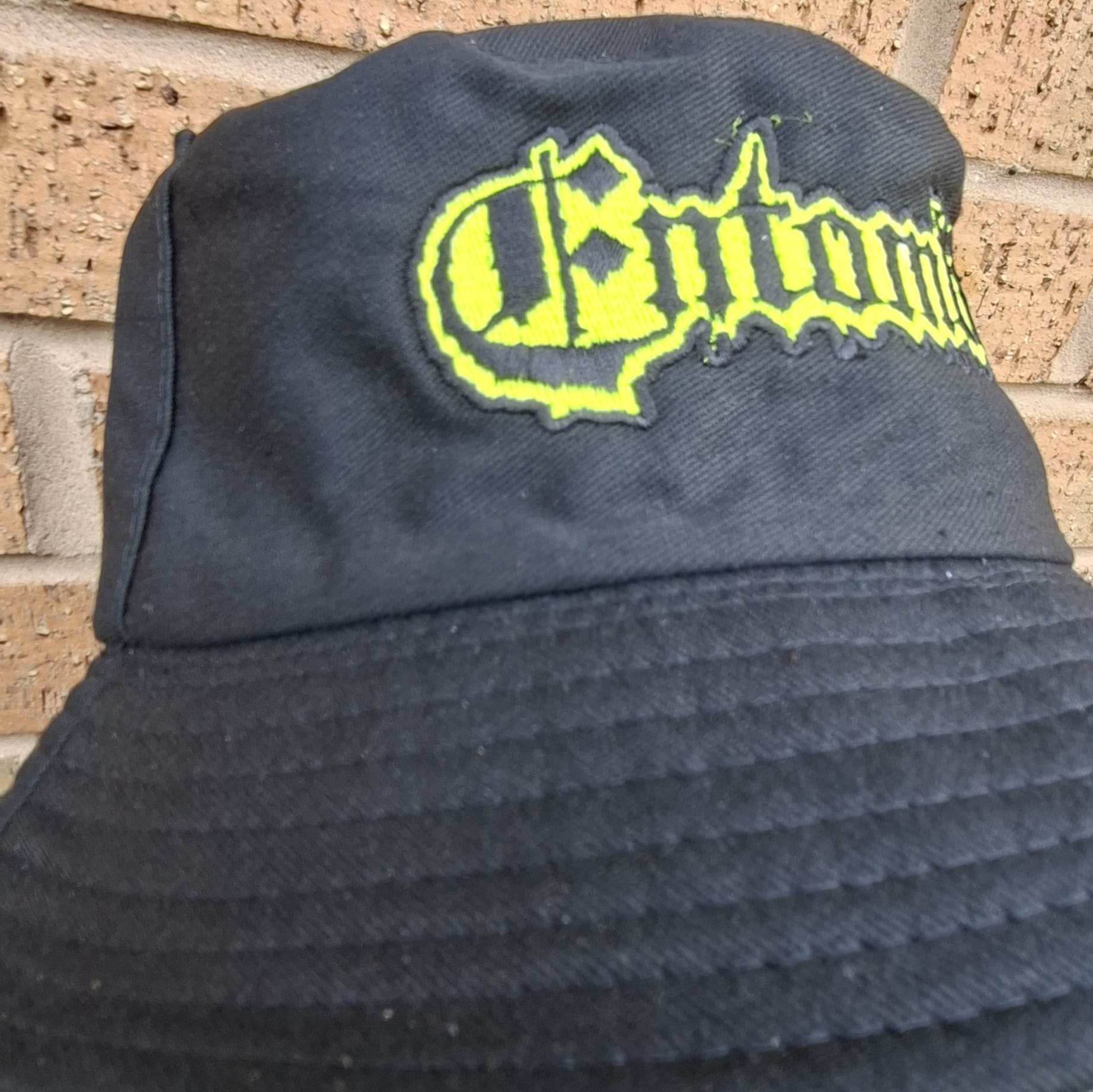 entombed-logo-bob-phosphorescent-jaune-taille-unique image 2